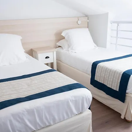 Apartmanhotel - A Deux Pas De L'eau La Ciotat